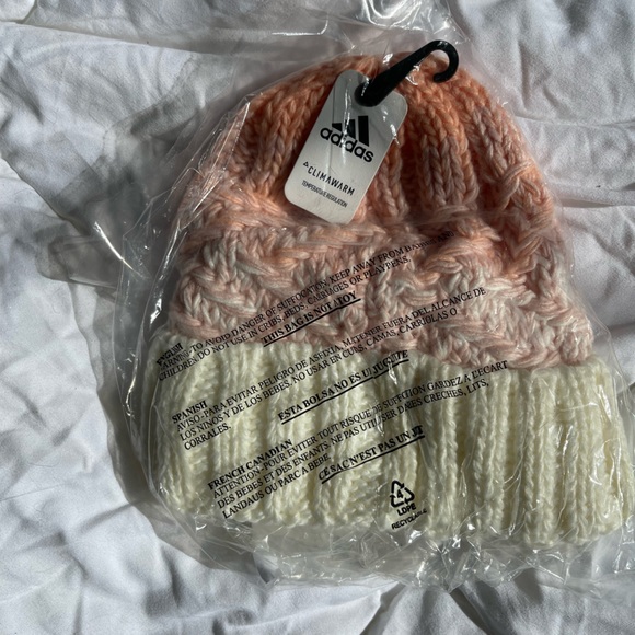 NWT pink and white adidas beanie - Picture 3 of 4